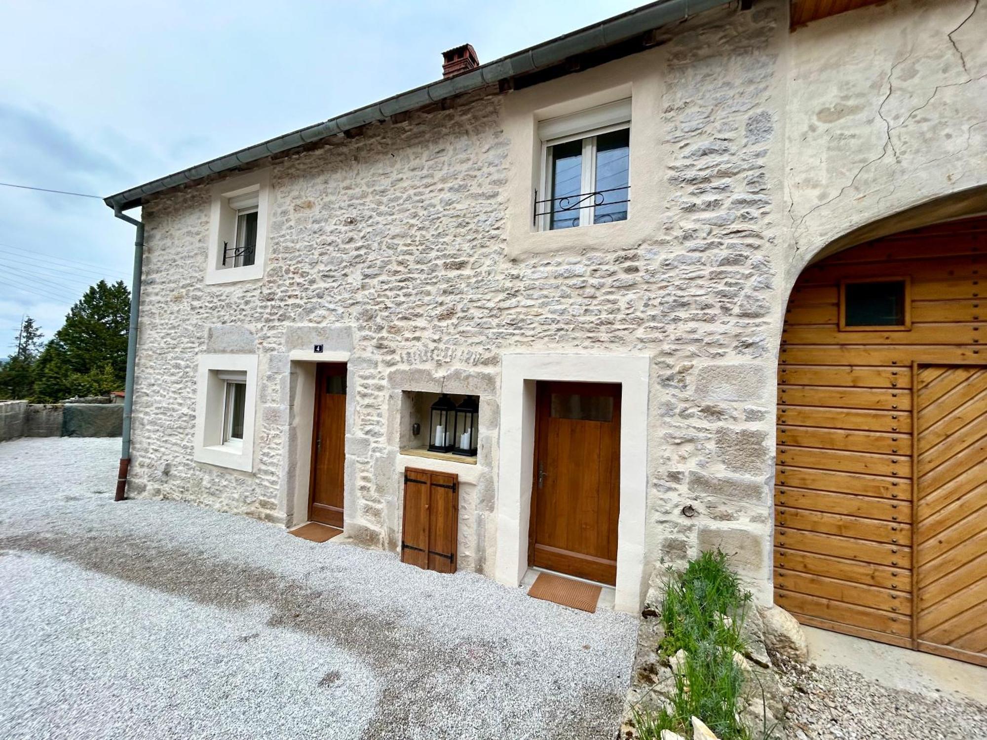 Un Cocon En Plein Coeur Du Jura Vila Châtillon Exterior foto